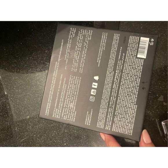 Bundle of makeup products - Picture 12 of 16